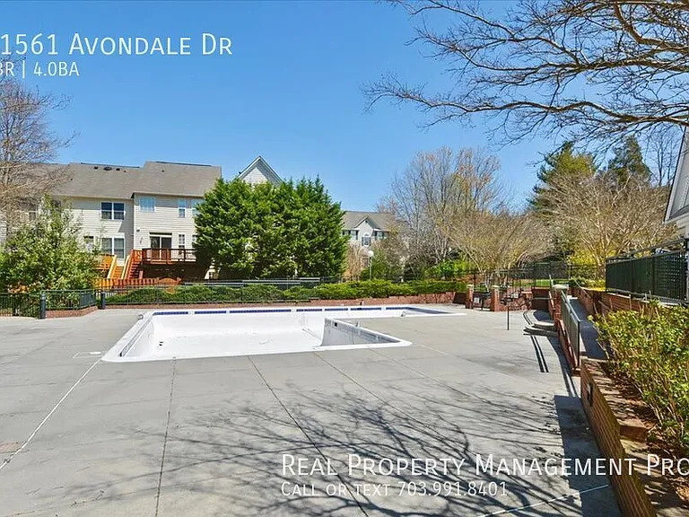 11561 Avondale Dr — Photo 34