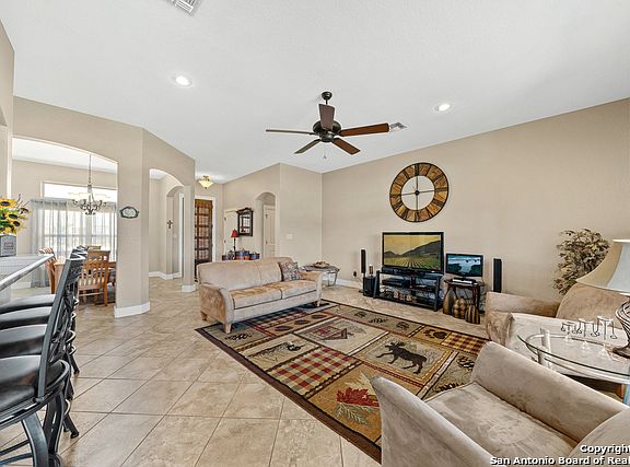 5th image of 1715 Camden Ln