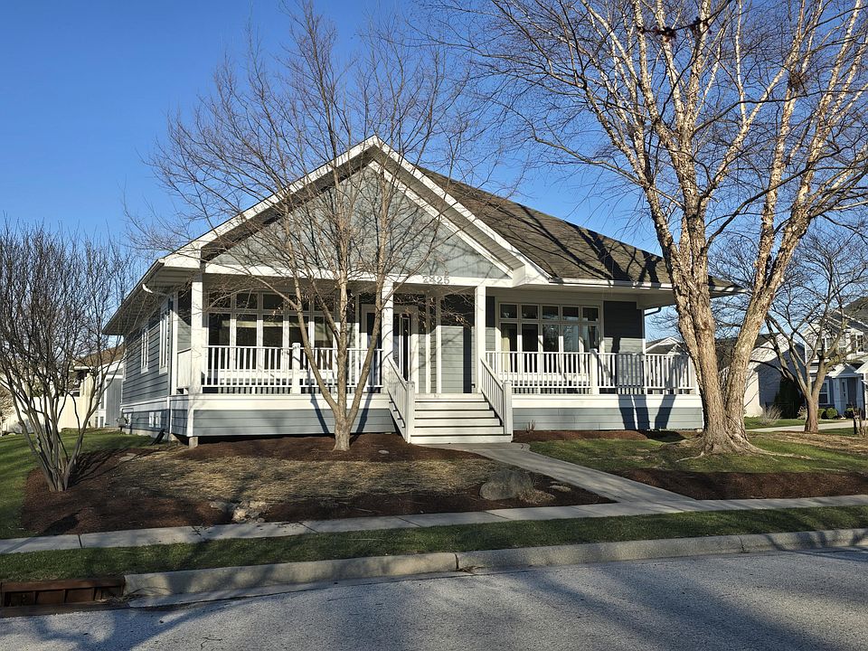 1st image of 2425 Dickinson Rd