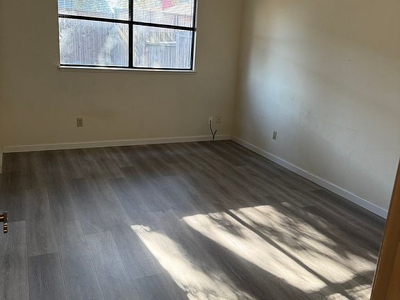 4th image of 5531 Towhee Way