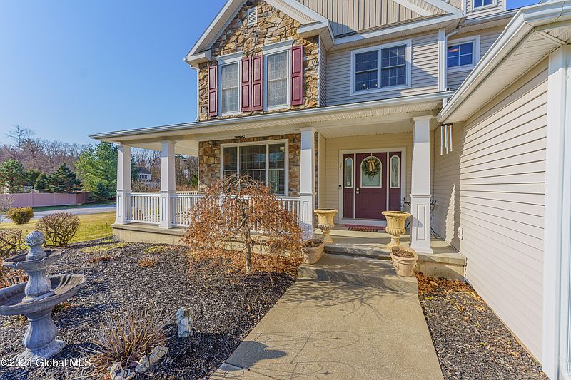 4th image of 27 Liberty Way
