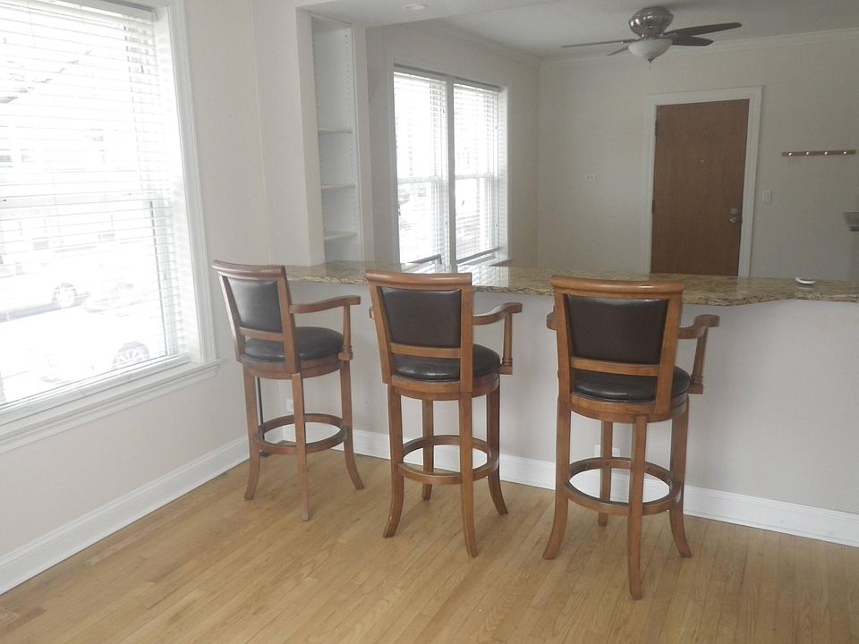 1st image of 5031 N Oakley Ave #1