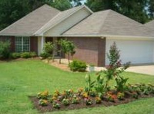 473 River Oaks Dr, Wetumpka, AL 36092