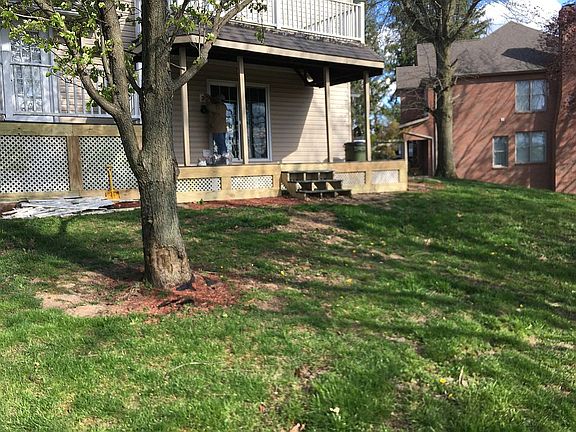 3rd image of 33 Chestnut Dr
