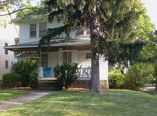 2011 Cottage Grove Dr, Cleveland Heights, OH 44118