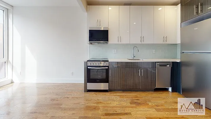 Rented by Metro Garden Realty NYC | media 30