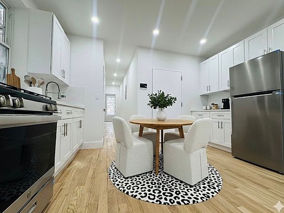 4th image of 1586 Eastern Pkwy #2R