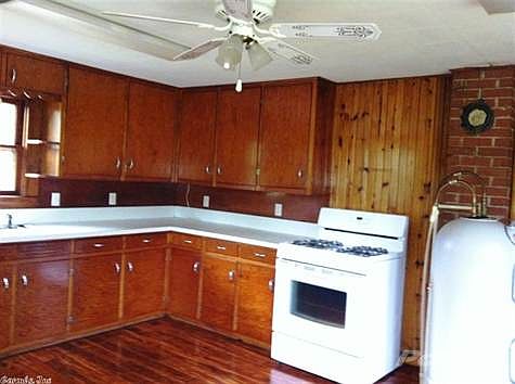 3rd image of 216 Polk Road 80