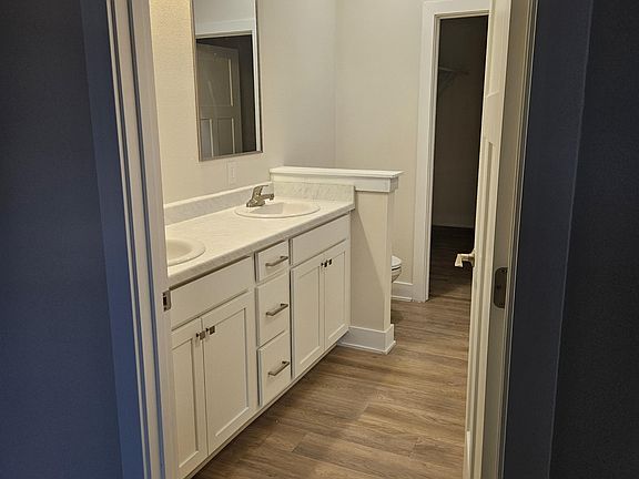 2nd image of 1105 Emerald Cove Dr