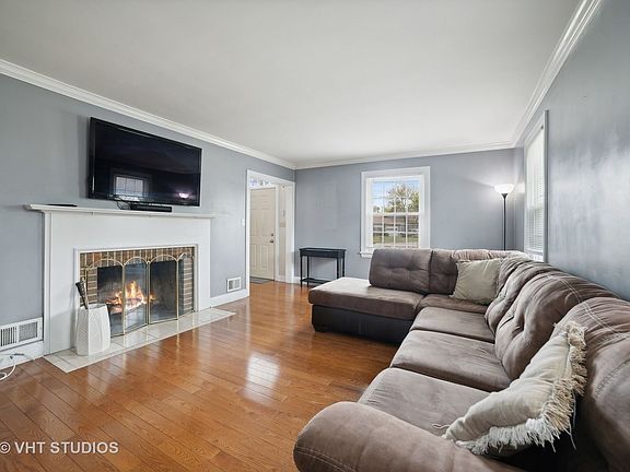 2nd image of 882 South St