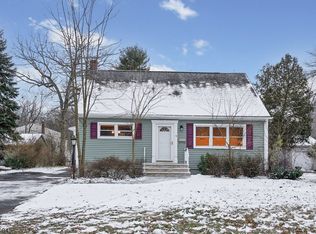 9 Barberry Ln, New Providence, NJ