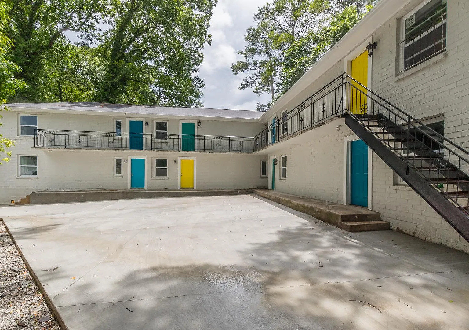297 Burbank Dr NW — Photo 3