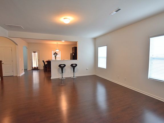 4th image of 847 Von Buren Blvd