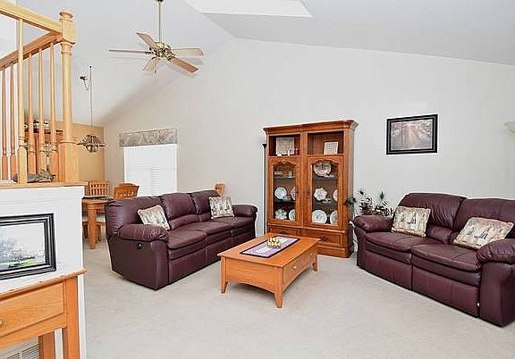 3rd image of 323 Wooded Knoll Dr