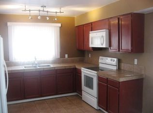 579 Arkansas St SE, Rio Rancho, NM 87124