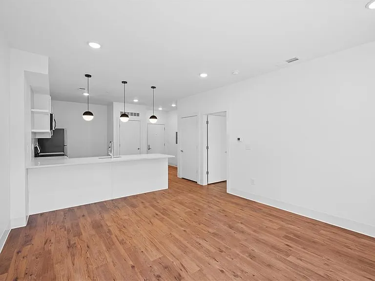 456 Flat Shoals Ave SE #207 — Photo 3