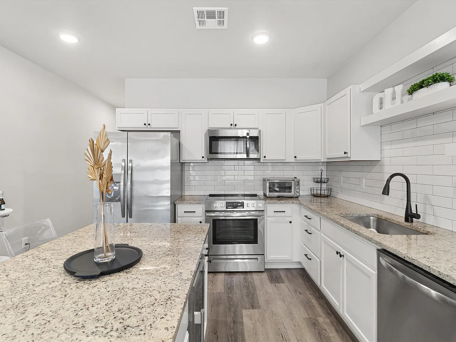 3 bed, 1400 sqft, $1,495 — Photo 3