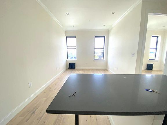 5th image of 946 Bushwick Ave #506