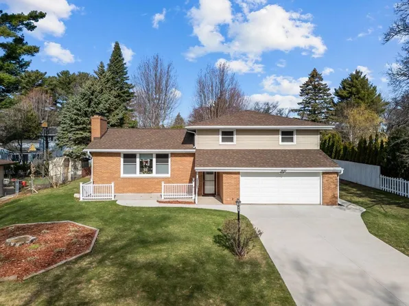 1442 Traeger St, Green Bay, WI 54304