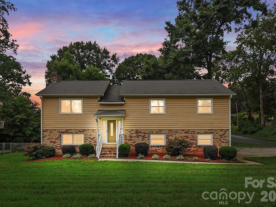 1st image of 2600 Providence Dr