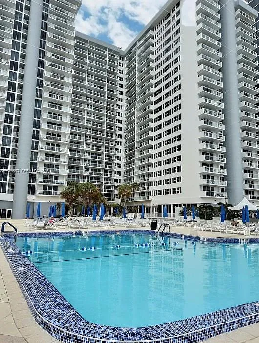 Parker Plaza Condo Estate — Photo 3