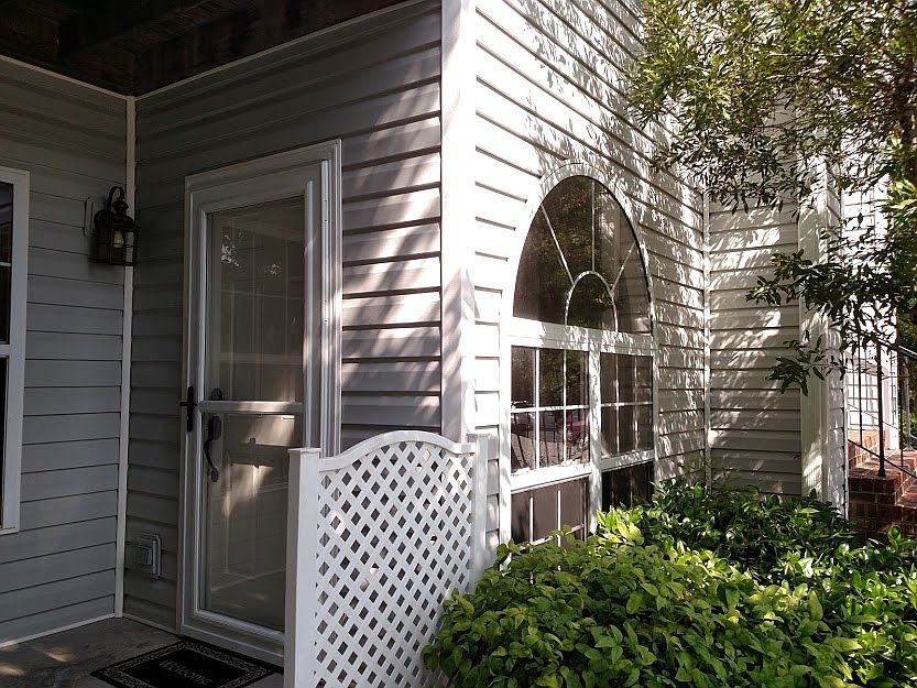 1st image of 414 Rivertree Ln