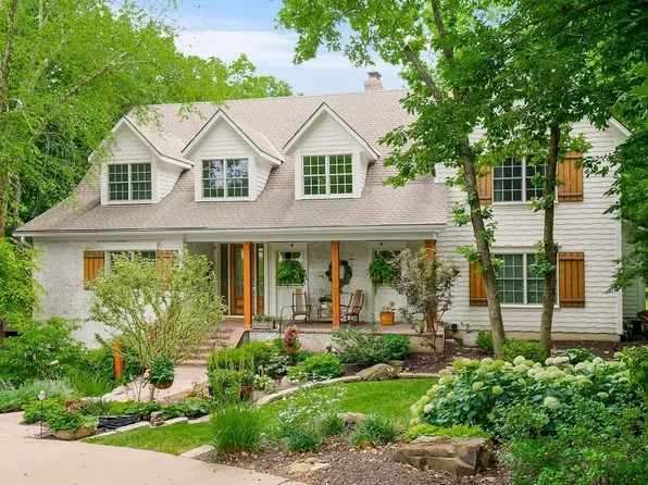 6215 Arapahoe St, Shawnee, KS 66226