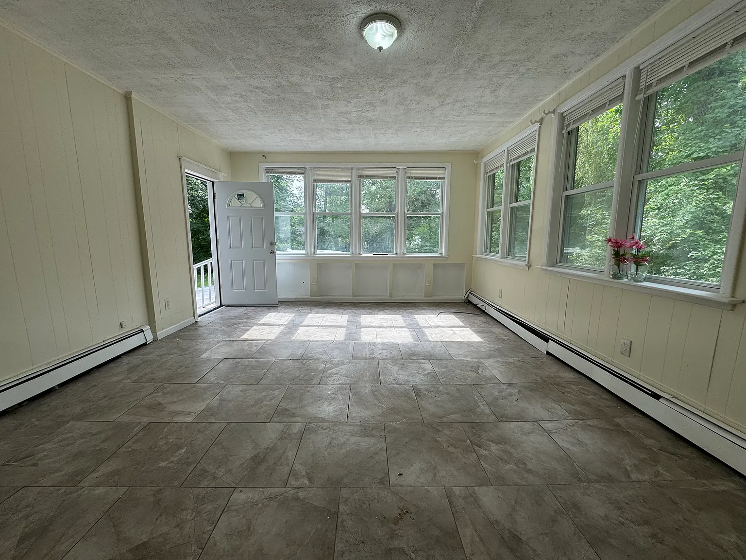 3 bed, 1600 sqft, $2,600 — Photo 4
