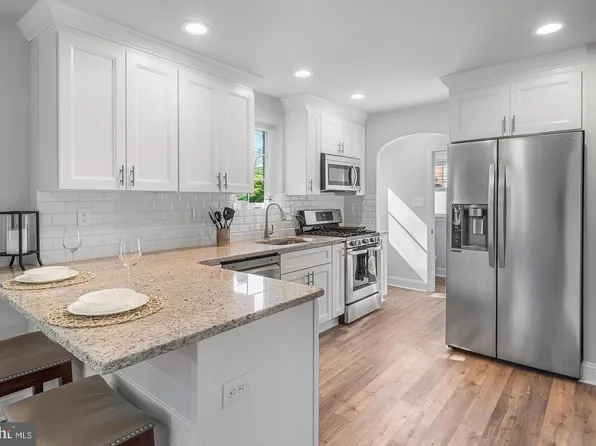 5105 Township Line Rd, Drexel Hill, PA 19026