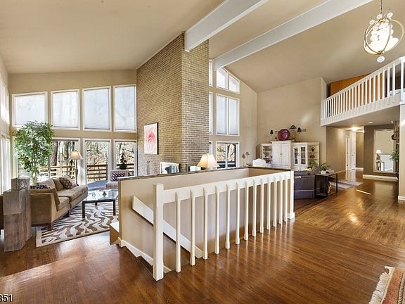 2nd image of 4 Timber Ridge Dr