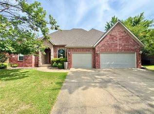 4506 W Flagstick Dr, Fayetteville, AR 72704