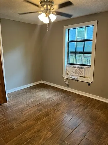 6710 Phillips Ln — Photo 2