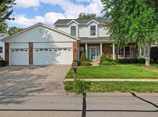 2710 Post Meadows Dr, O'Fallon, MO 63368