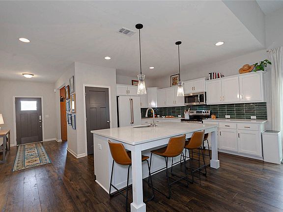 2nd image of 1017 Finn Ct