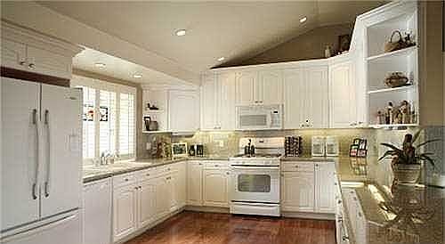 2nd image of 1100 N Bel Aire Dr