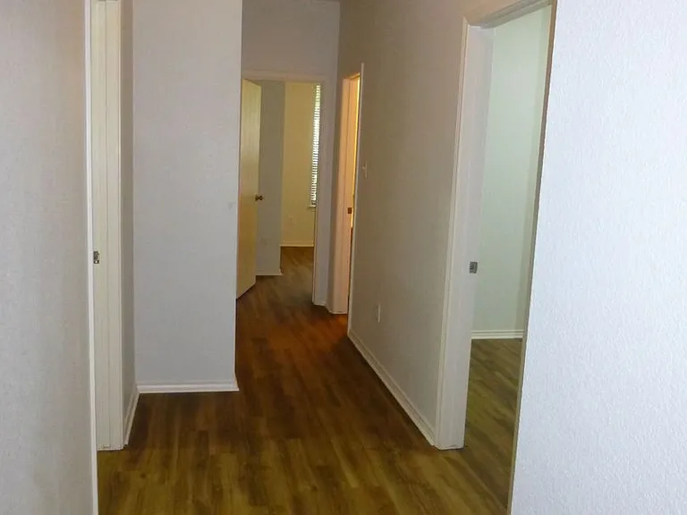 1726 E Mesa Park Cv — Photo 5