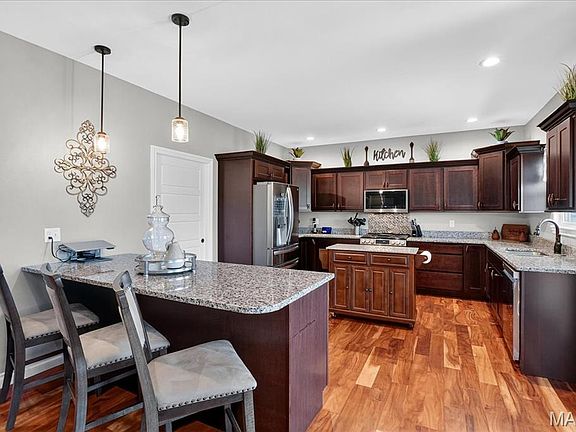 4th image of 8924 Rock Creek Dr