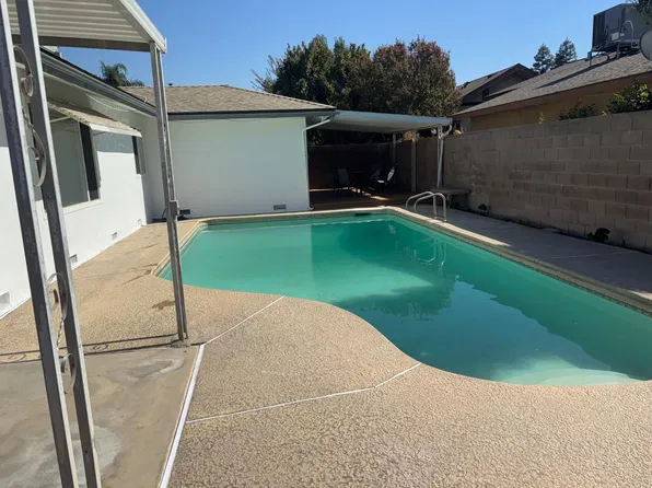 1621 W Holland Ave, Fresno, CA 93705