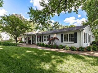 31 Balcon Est, Saint Louis, MO