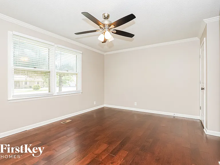 345 Highfield Dr — Photo 8