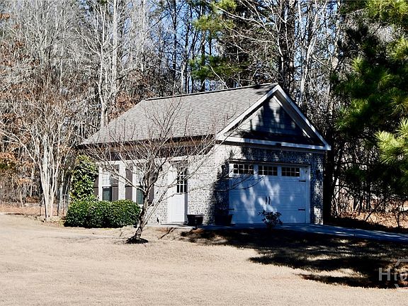 4th image of 1080 Oak Ridge Court