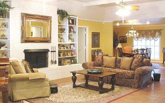 3rd image of 2904 Deering Dr