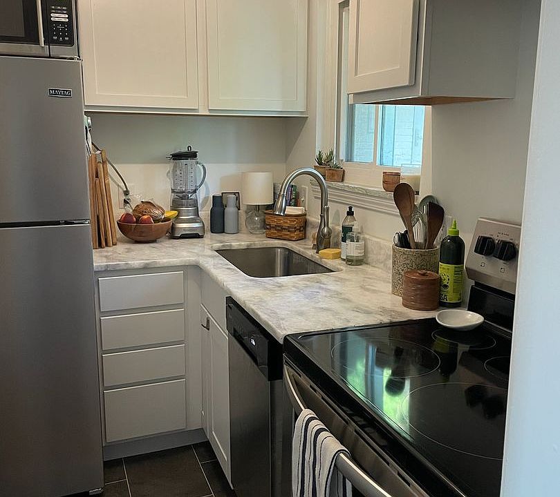 1st image of 1037 Putney Dr #18232972
