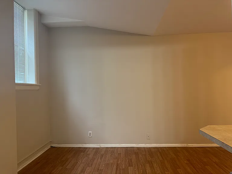 Sherwood Apartments — Photo 32