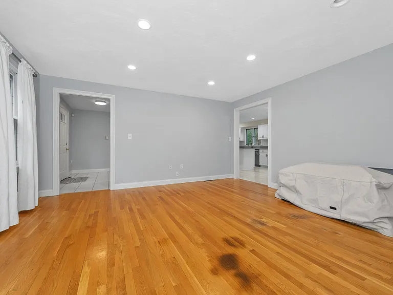 2 Minuteman Ln — Photo 16