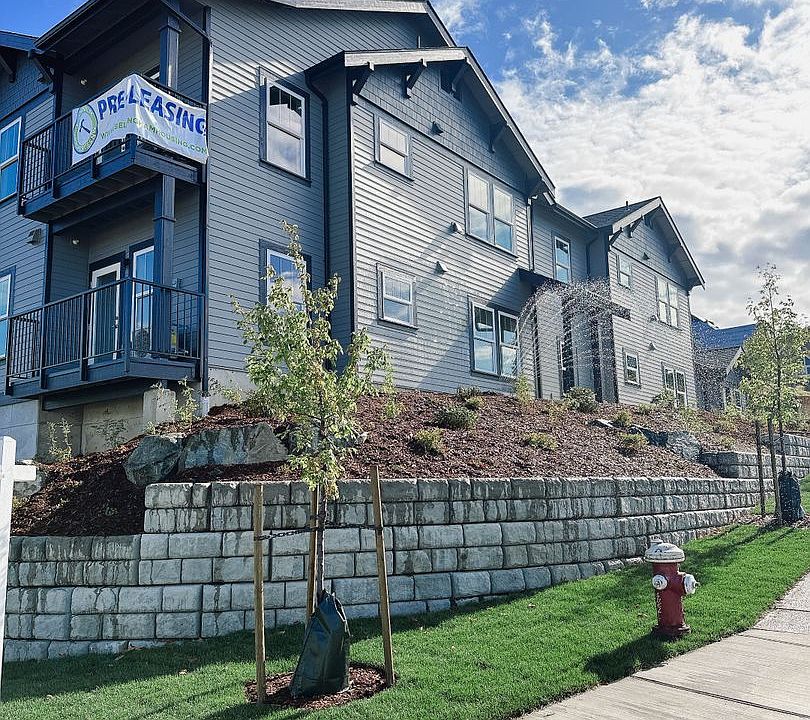 1st image of 600 E Maple St #205