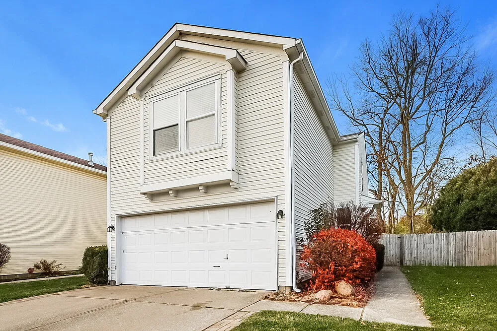 3 bed, 2.5 bath, 1461 sqft, $2,390 — Photo 4