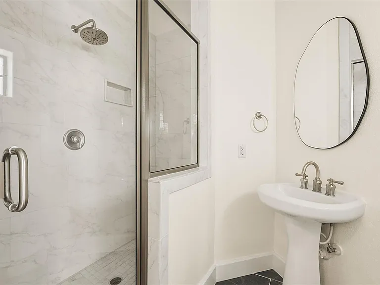 836 Garden Oaks Ter — Photo 4