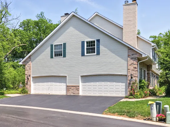 1386 Laurel Oaks Dr, Streamwood, IL 60107