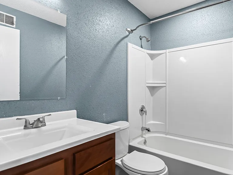 2305 Cherry Hills Dr #204 — Photo 12
